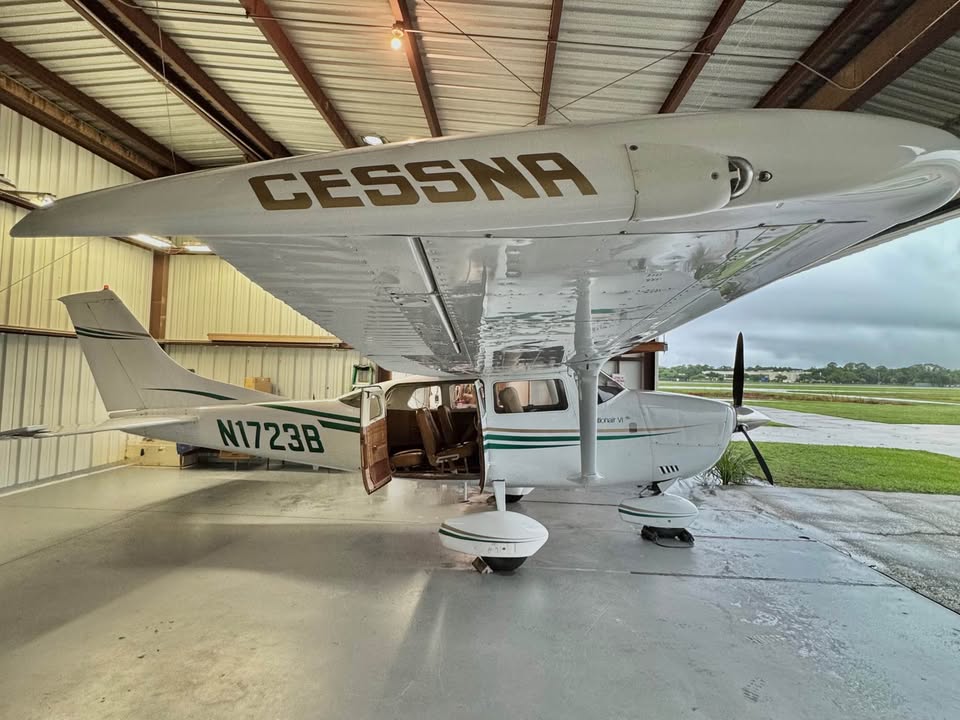 1979 Cessna U206G, photo 2