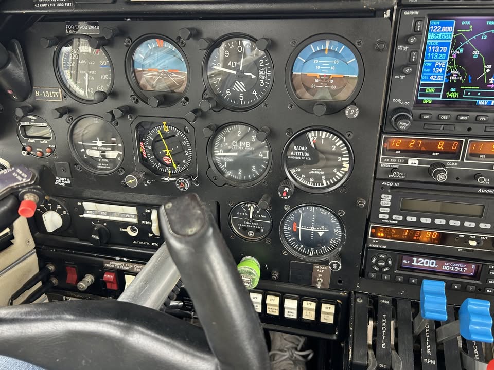 1977 Piper Turbo Aztec F, photo 6