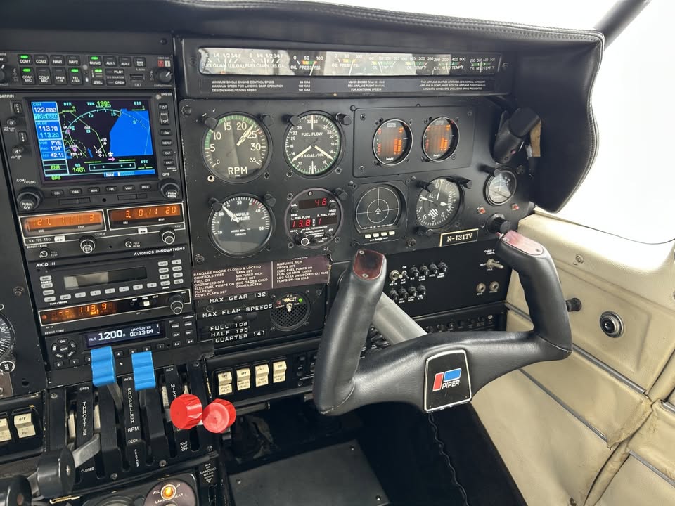 1977 Piper Turbo Aztec F, photo 4