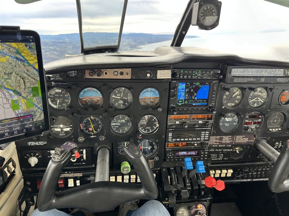 1977 Piper Turbo Aztec F, photo 2