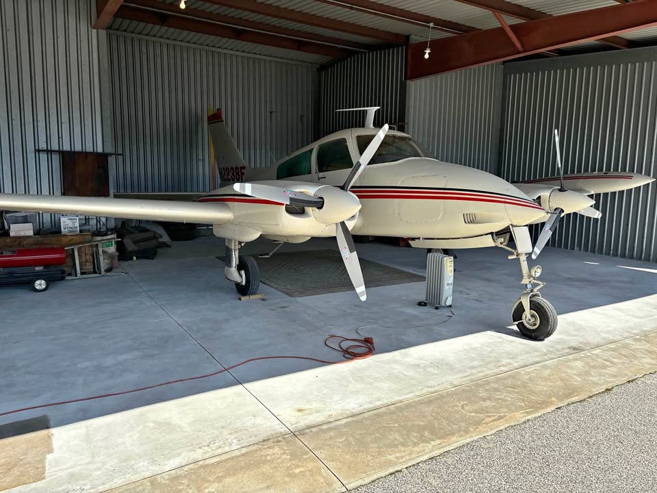 1967 Cessna 310 L, photo 1