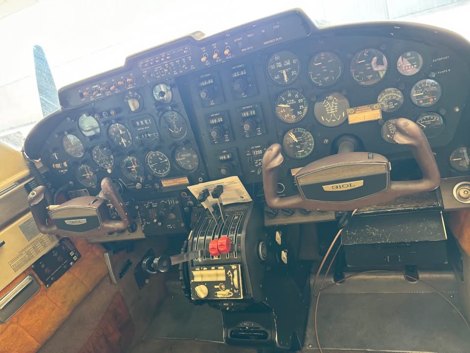 1967 Cessna 310 L, photo 8