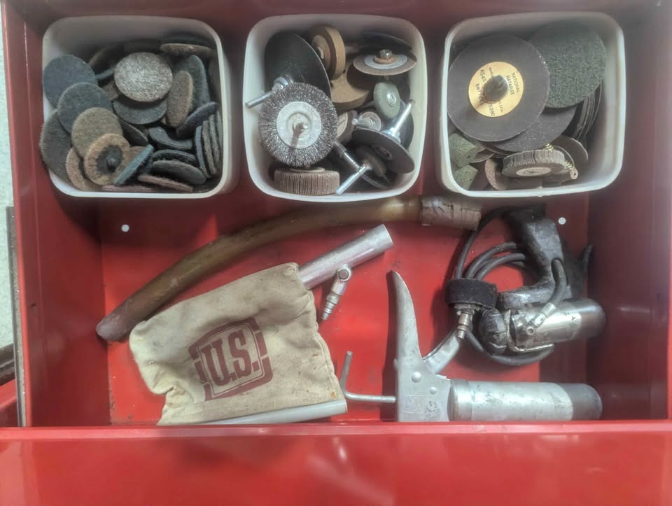 Retired aircraft sheet metal mechanic, photo 2