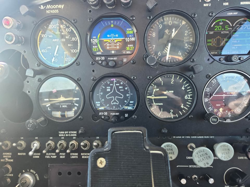 1961 Mooney M20B, photo 3