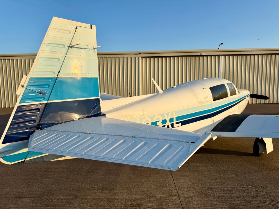 1981 Mooney M20K 231, photo 5