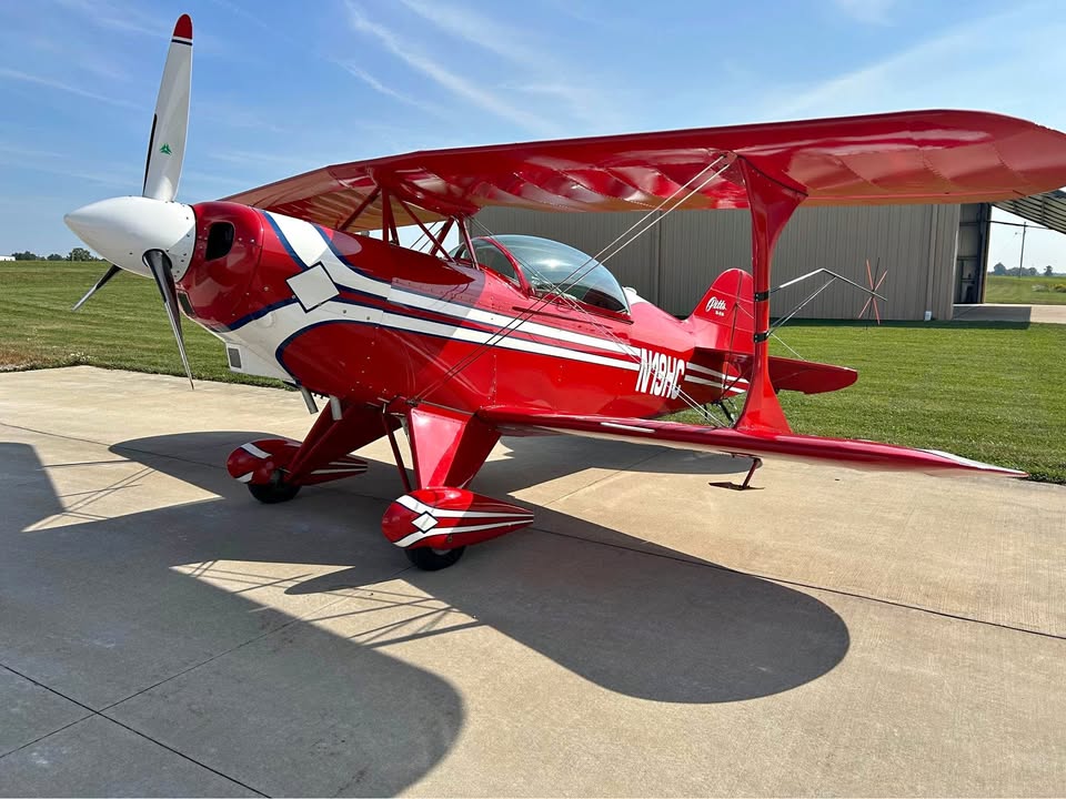 Pitts S-2A Aerobatic Biplane, photo 1