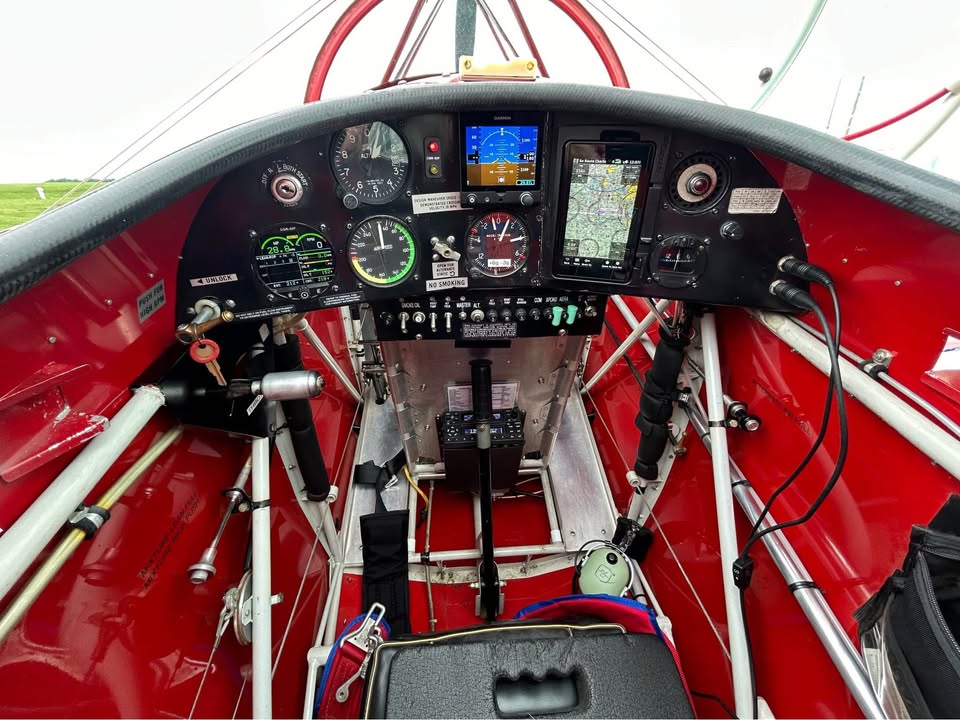 Pitts S-2A Aerobatic Biplane, photo 3