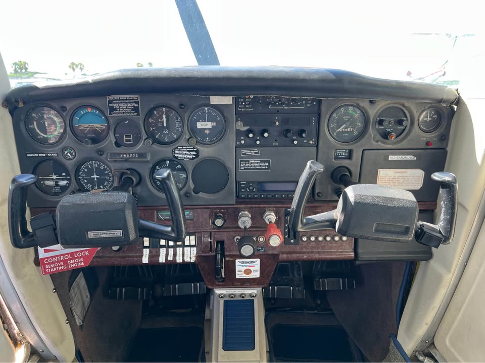 1980 Cessna 152, photo 2