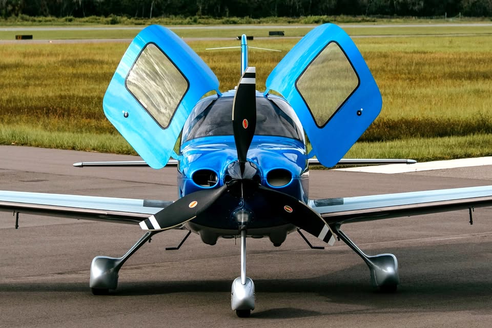 2007 Cirrus SR22TN, photo 4