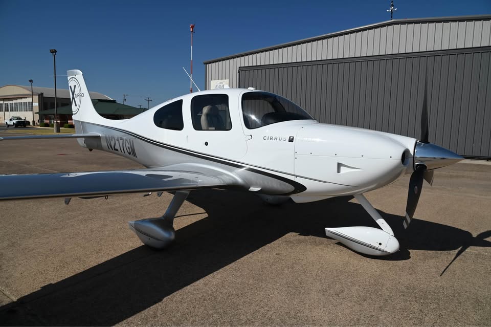 2010 Cirrus Design Sr22T, photo 8
