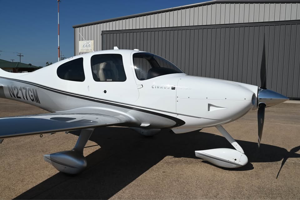 2010 Cirrus Design Sr22T, photo 4