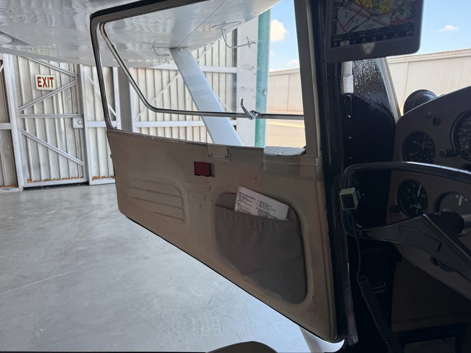 1964 Cessna 150D, photo 9
