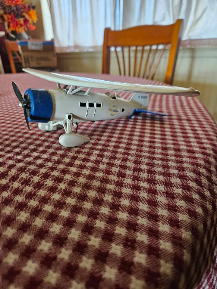 Airplane banks, photo 9