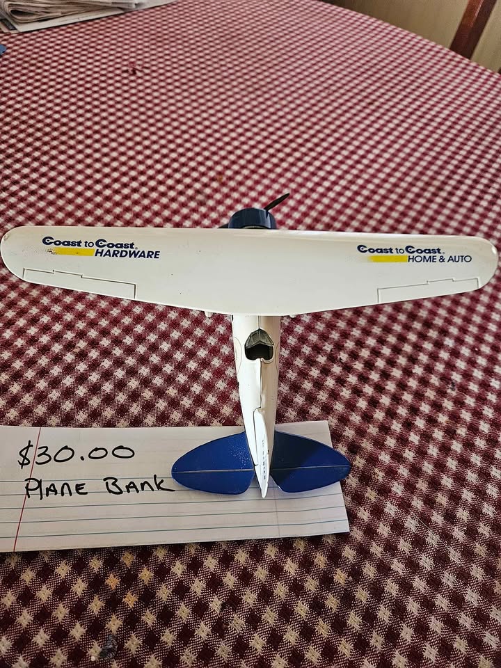 Airplane banks, photo 8