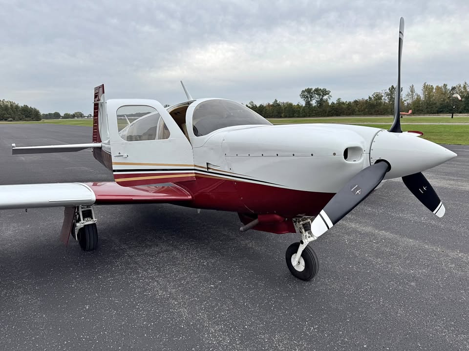 1995 Mooney ovation, photo 1
