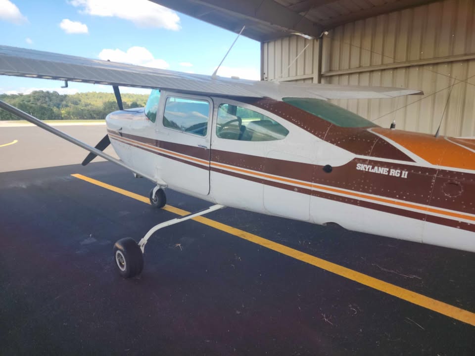 1980 Cessna Turbo 182RG Skylane, photo 2