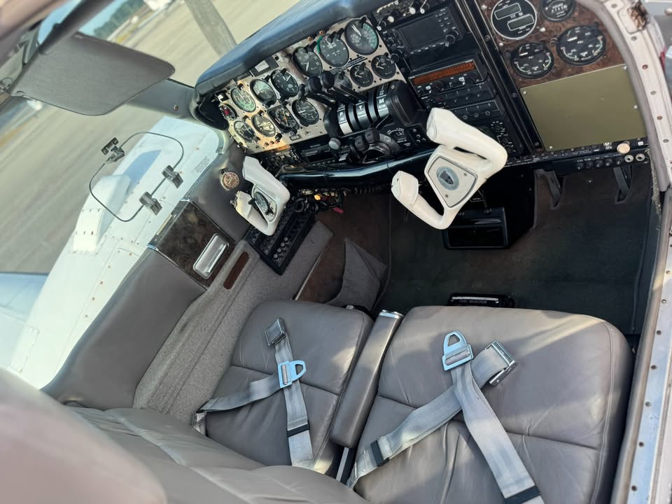 1974 Beechcraft baron 58, photo 10