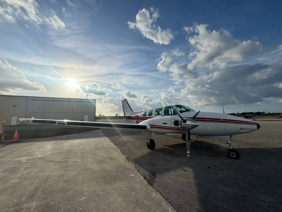 1974 Beechcraft baron 58, photo 2
