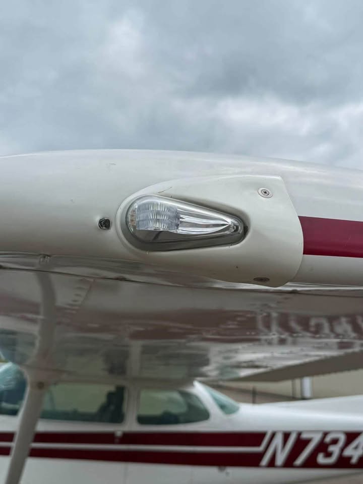 1977 Cessna 172n, photo 12
