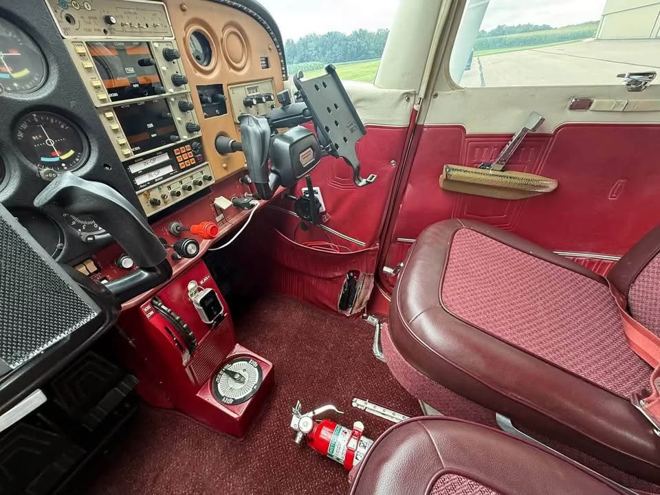 1977 Cessna 172n, photo 9