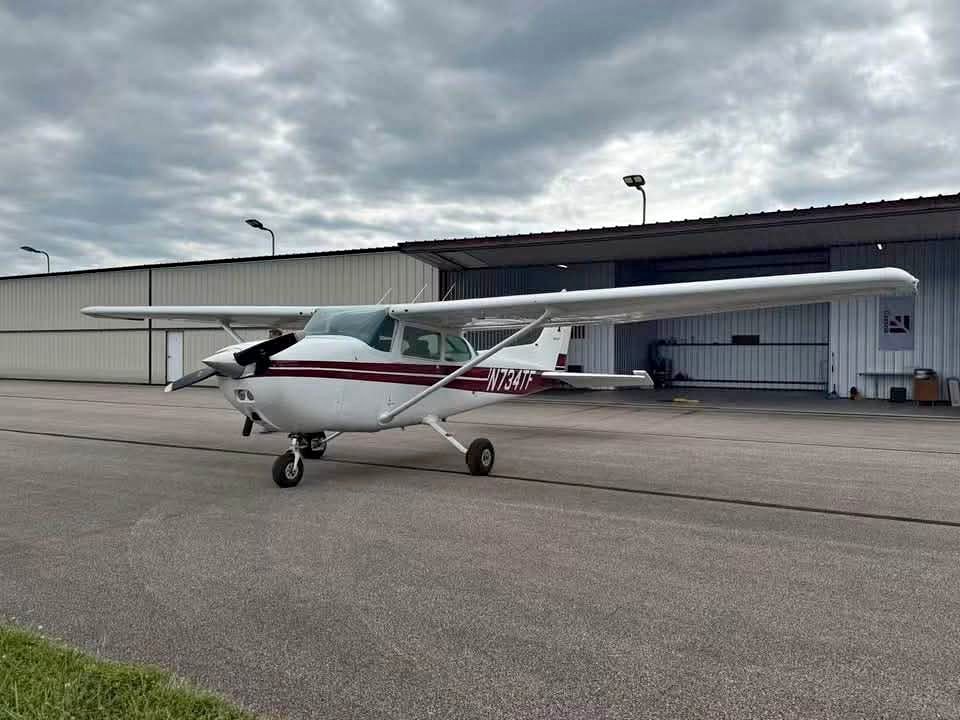 1977 Cessna 172n, photo 1