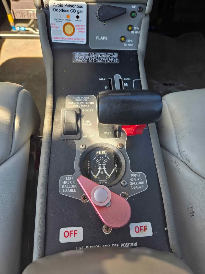2002 Cirrus sr 22, photo 8