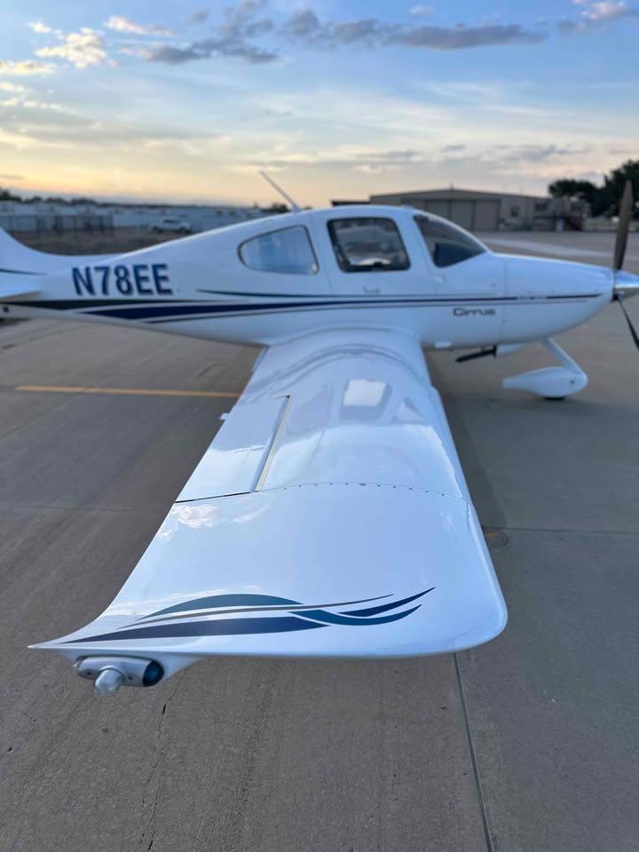2002 Cirrus sr 22, photo 4