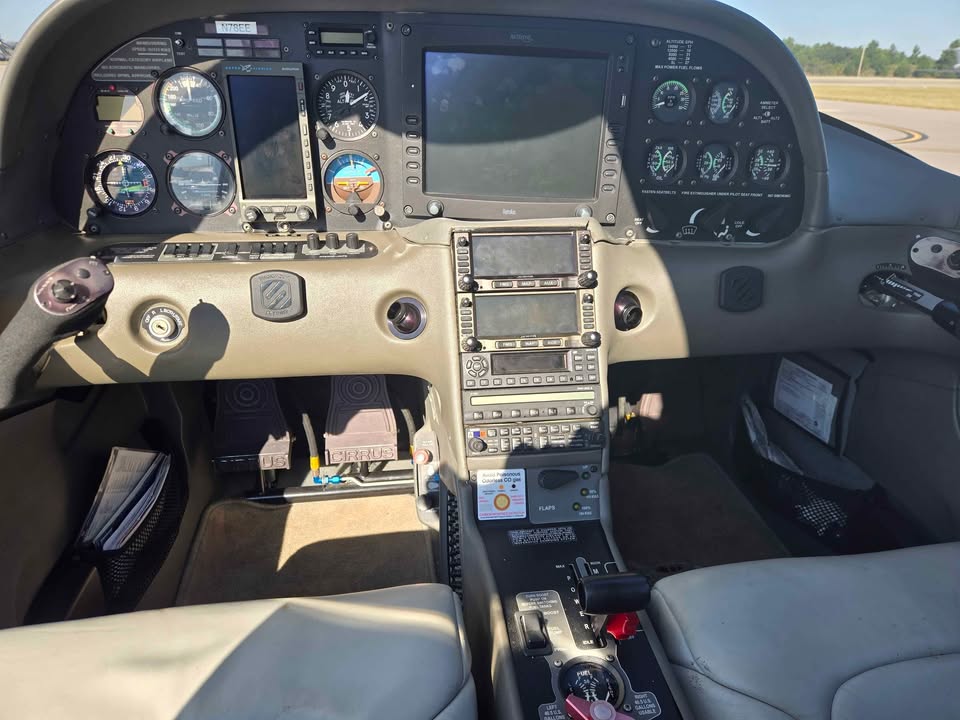 2002 Cirrus sr 22, photo 7