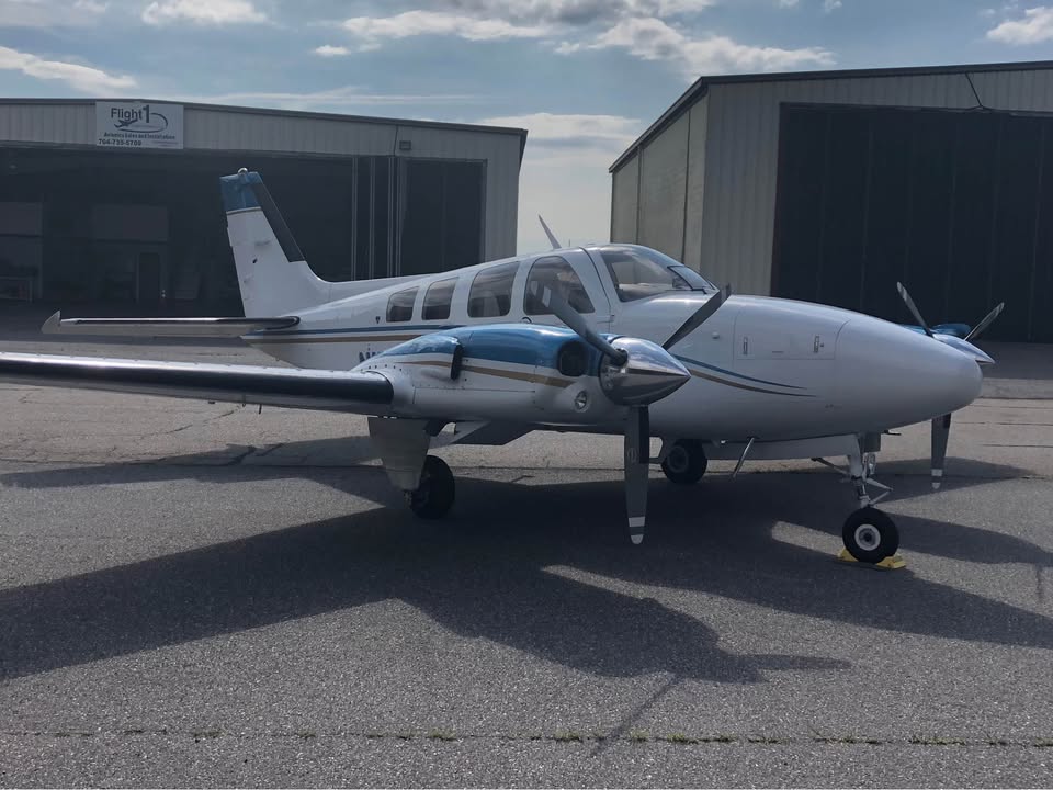1979 Beechcraft 58p, photo 2