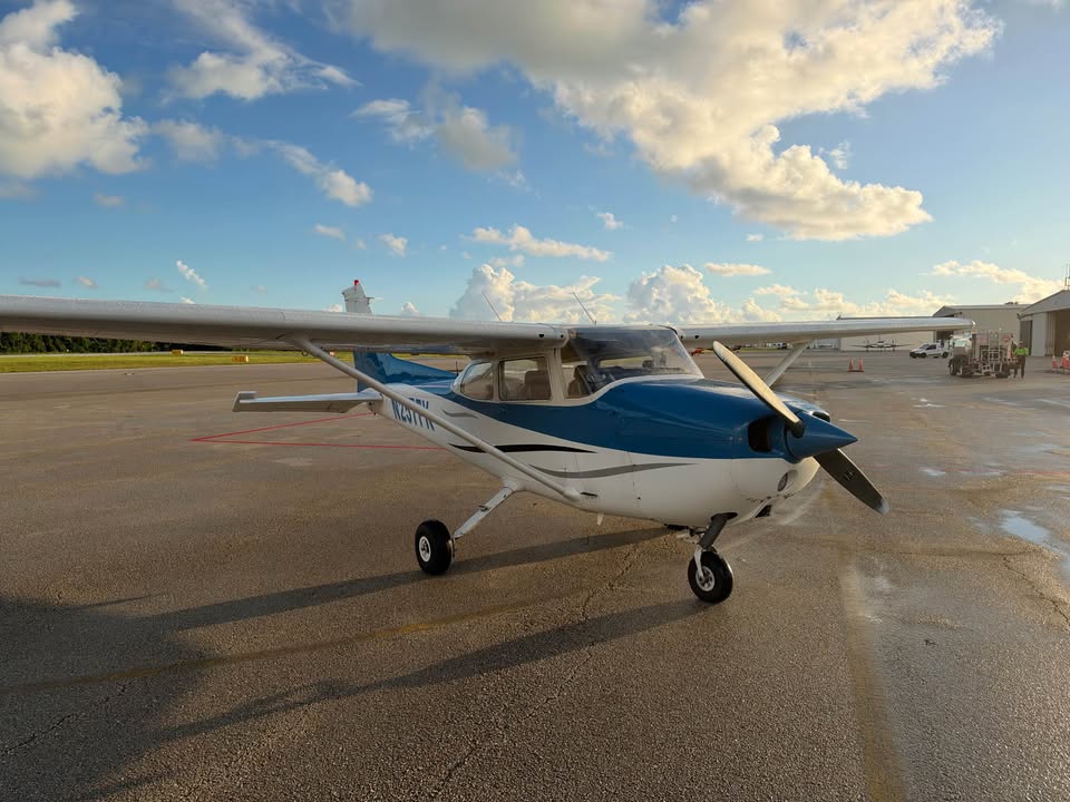 1977 Cessna 172N Skyhawk, photo 2