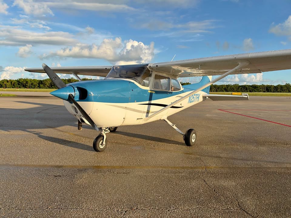 1977 Cessna 172N Skyhawk, photo 1