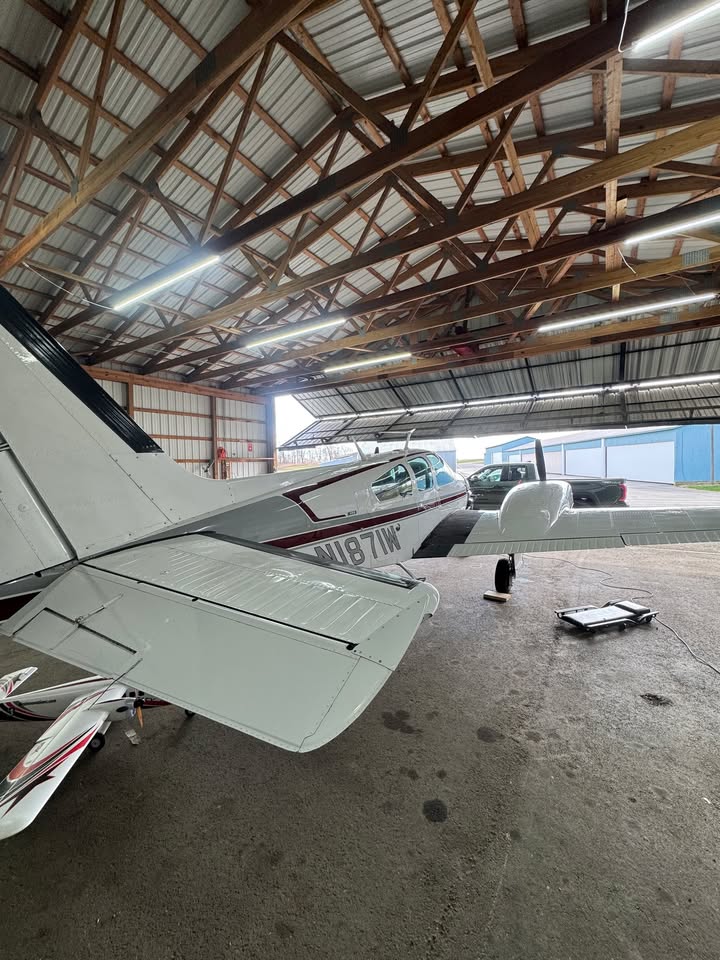 1973 Beechcraft B55 Baron, photo 2