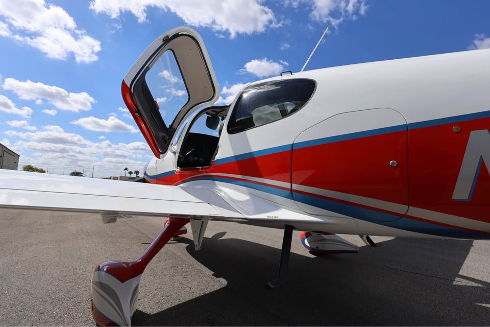 2008 Cirrus Sr22, photo 11