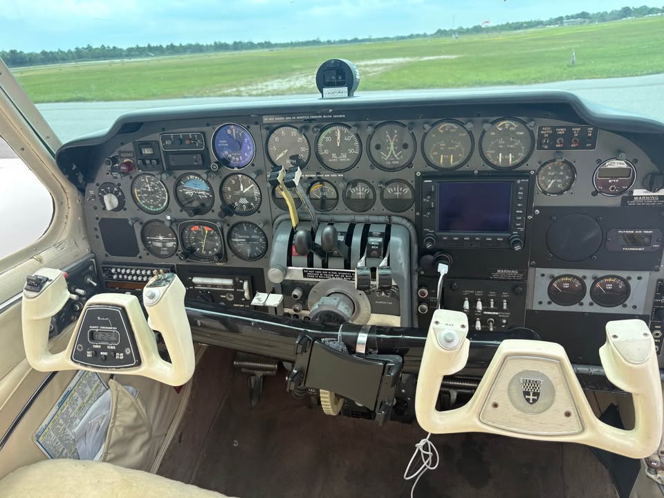 Beechcraft Travel Air BE-95, photo 7