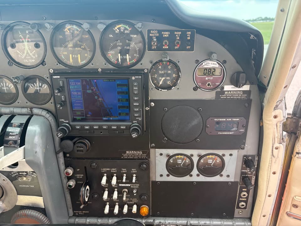 Beechcraft Travel Air BE-95, photo 8