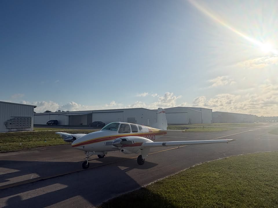 Beechcraft Travel Air BE-95, photo 4