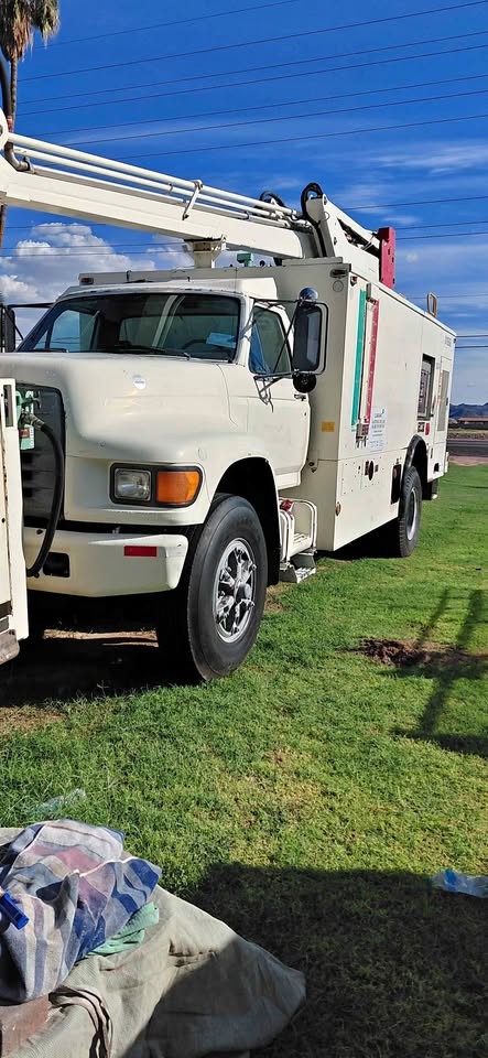 aircraft deicer truck, photo 1