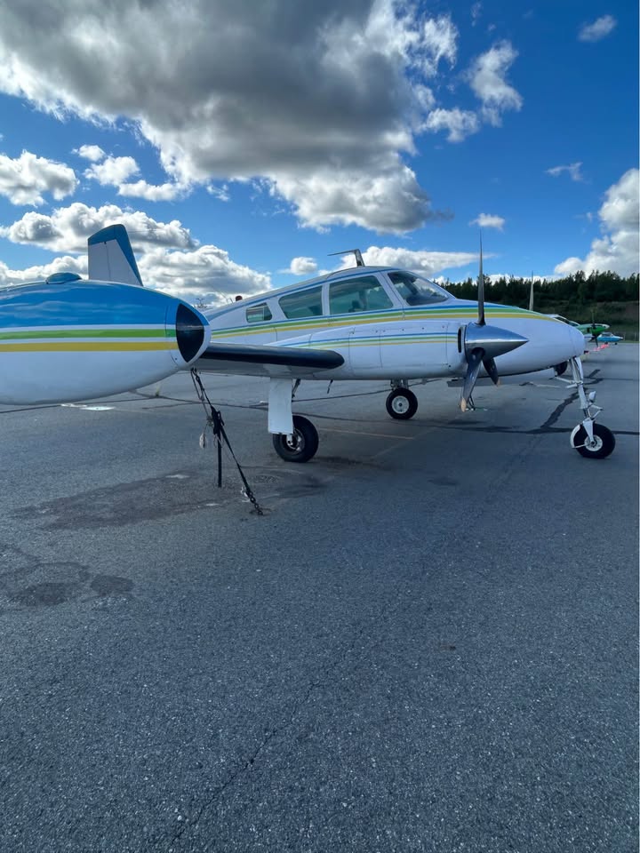 1955 Cessna 310 straight tall, photo 2