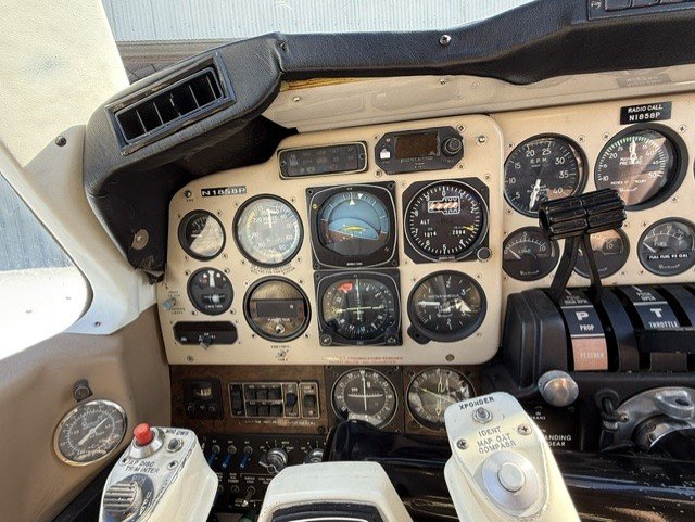 1981 Beechcraft Baron 58P, photo 14