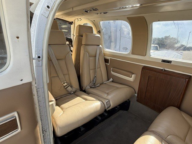 1981 Beechcraft Baron 58P, photo 18