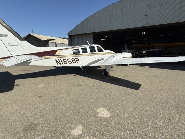 1981 Beechcraft Baron 58P, photo 4