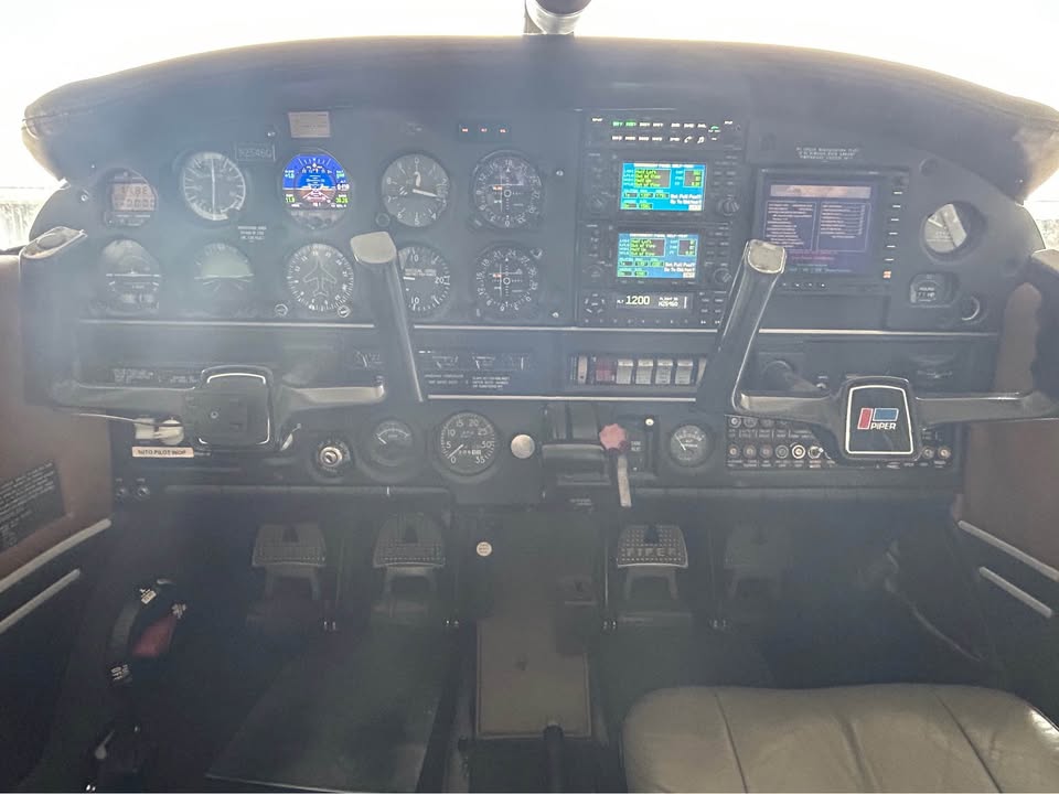 1977 Piper Cherokee 140, photo 4