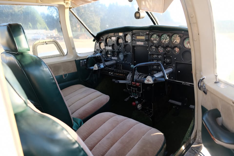 1965 Piper Aztec, photo 14