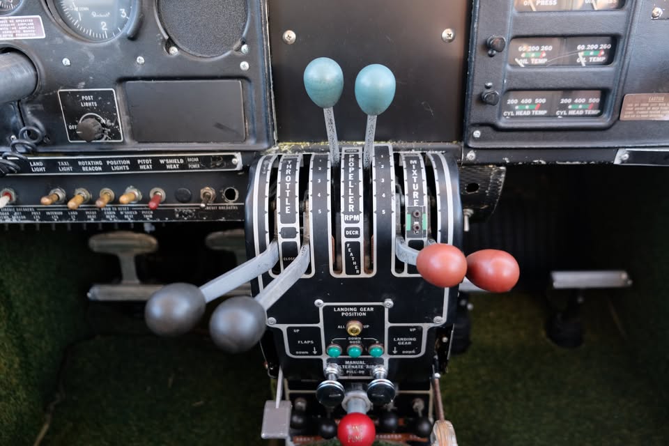 1965 Piper Aztec, photo 16