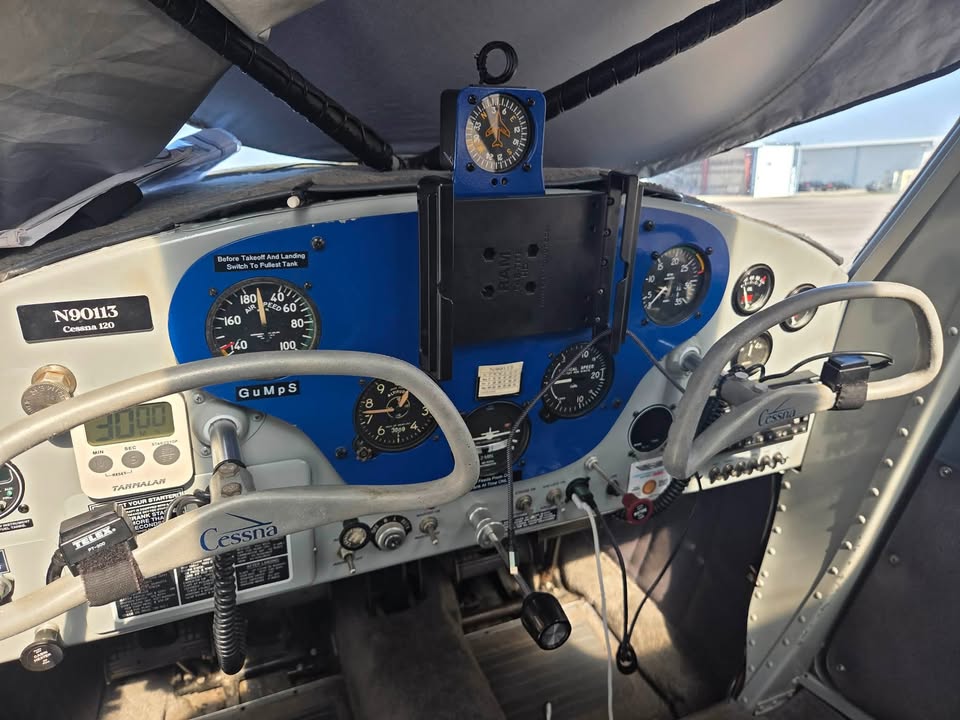 1946 Cessna 120, photo 2