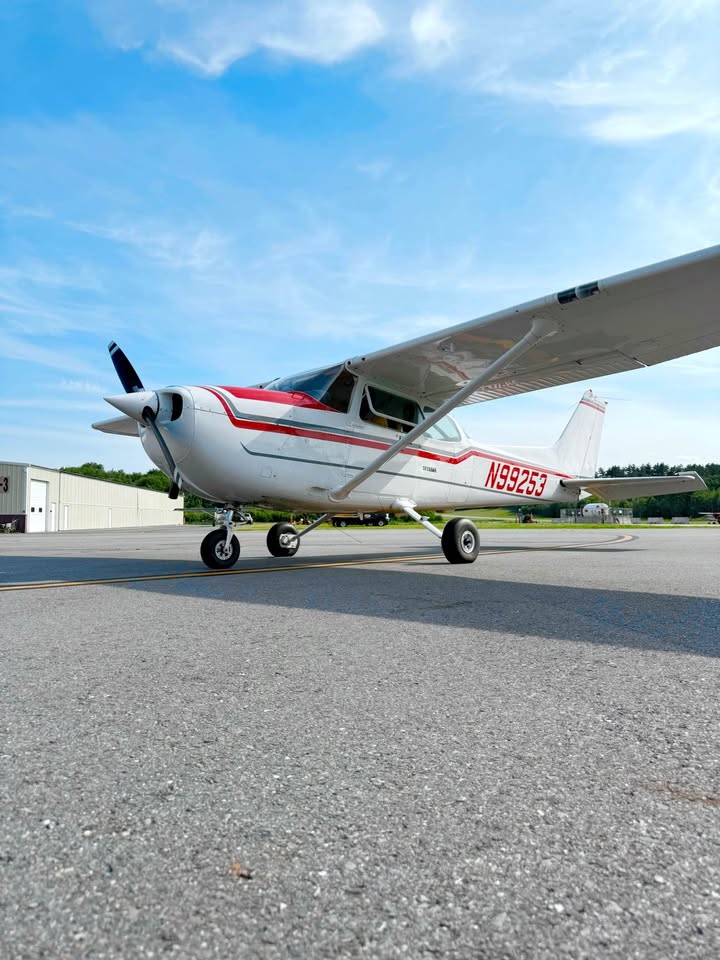 1985 Cessna 172P 180HP, photo 1