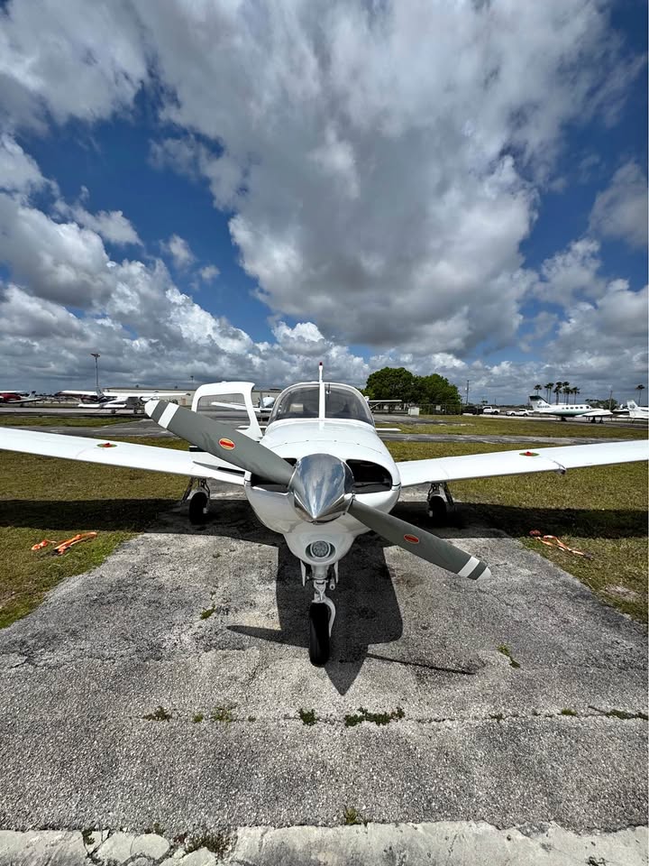 1978 Piper Turbo Arrow III PA-28-201T, photo 1