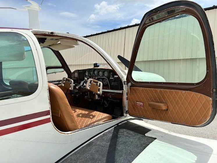 Aircraft -Beechcraft Bonanza- C-35 -V Tail-1952, photo 2