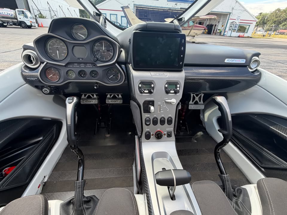 2018 Icon A5, photo 18