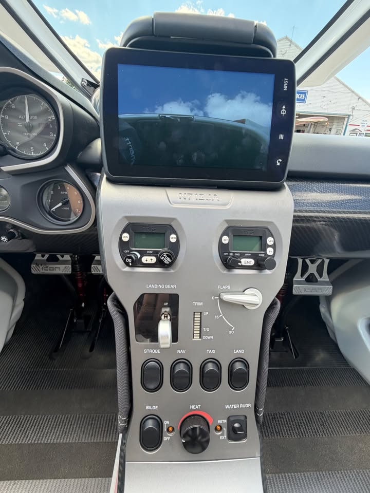 2018 Icon A5, photo 11